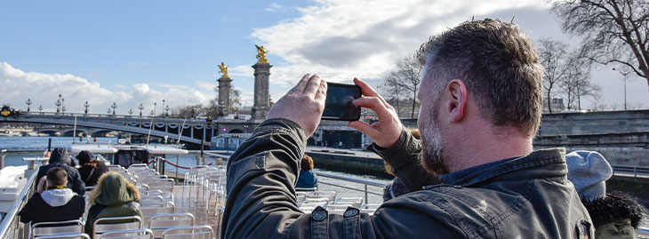 river boat cruise in paris