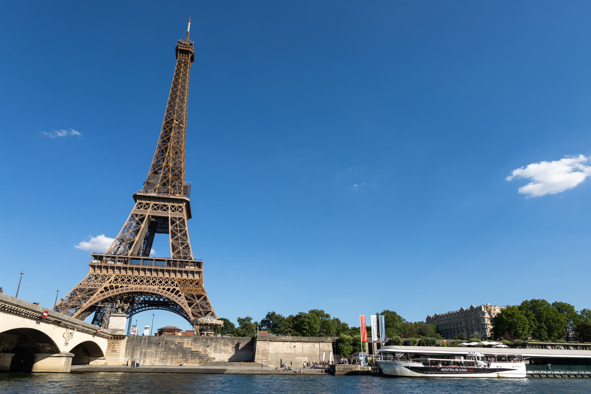 Read more about the article The Eiffel Tower: History and informations